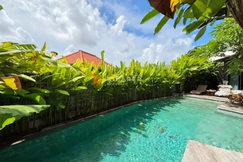 4 bedrooms Villa in Canggu, Badung, Indonesia No. 12375 22