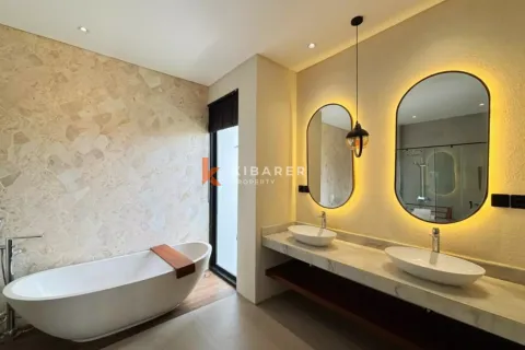 4 bedrooms Villa in Canggu, Badung, Indonesia No. 12375 11