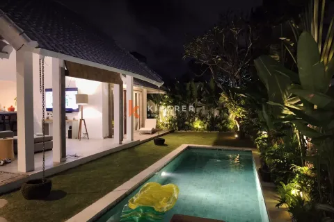 2 bedrooms Villa in Kerobokan, Badung, Indonesia No. 12487