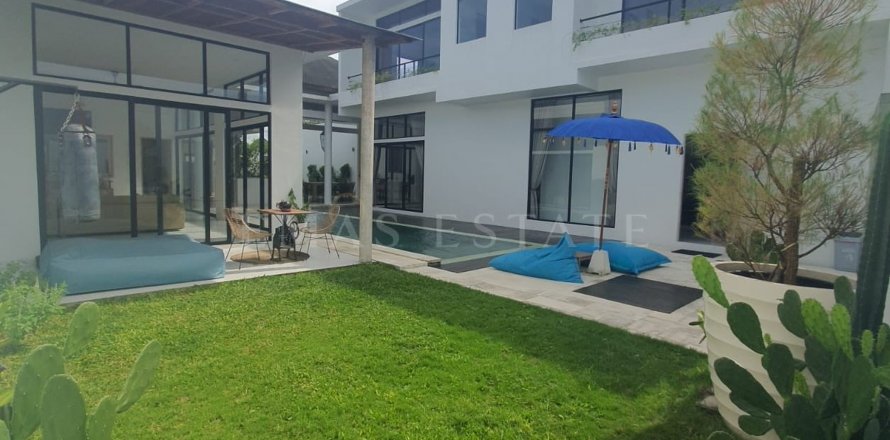 4 bedrooms Villa in Kuta, Badung, Indonesia No. 1865