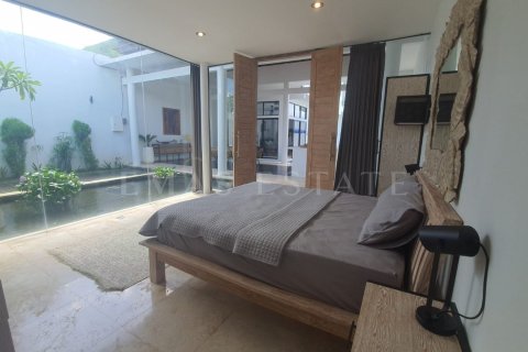 4 bedrooms Villa in Kuta, Badung, Indonesia No. 1865 3