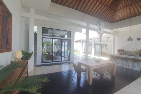4 bedrooms Villa in Kuta, Badung, Indonesia No. 1865 4