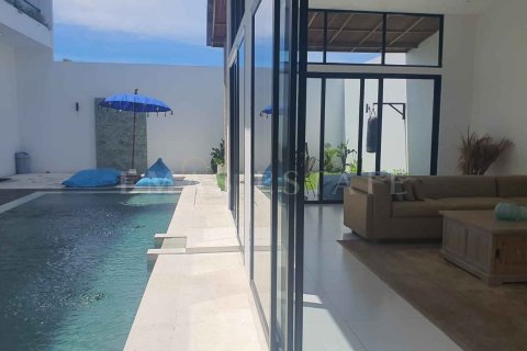 4 bedrooms Villa in Kuta, Badung, Indonesia No. 1865 8