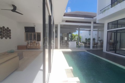 4 bedrooms Villa in Kuta, Badung, Indonesia No. 1865 11