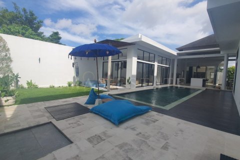 4 bedrooms Villa in Kuta, Badung, Indonesia No. 1865 13