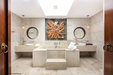 2 bedrooms Villa in Seminyak, Badung, Indonesia No. 1073 7