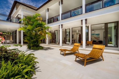 3 bedrooms Villa in South Kuta, Badung, Indonesia No. 1078 4
