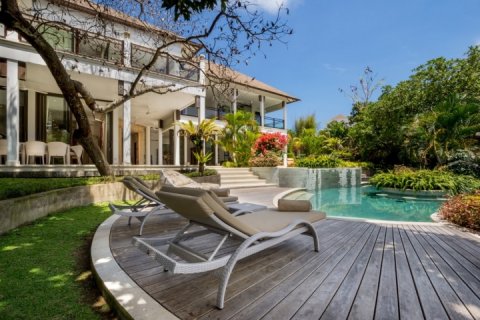 3 bedrooms Villa in South Kuta, Badung, Indonesia No. 1078