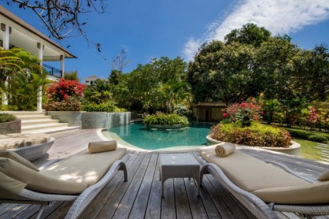 3 bedrooms Villa in South Kuta, Badung, Indonesia No. 1078 6
