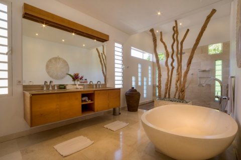 3 bedrooms Villa in South Kuta, Badung, Indonesia No. 1078 19