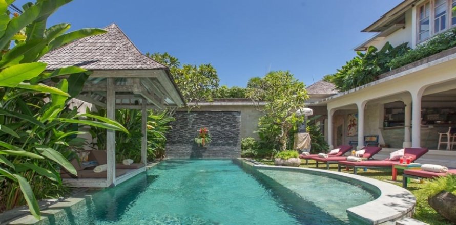 3 bedrooms Villa in Seminyak, Badung, Indonesia No. 1075