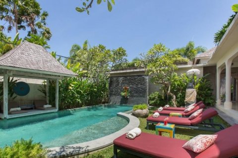 3 bedrooms Villa in Seminyak, Badung, Indonesia No. 1075 2