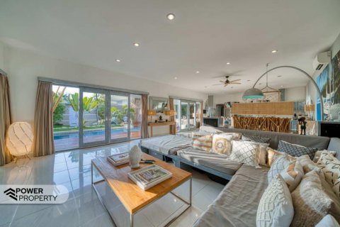 Вилла с 12 спальнями в Seminyak, Бадунг, Индонезия № 8946 4