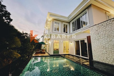 2 bedrooms Villa in South Kuta, Badung, Indonesia No. 12970