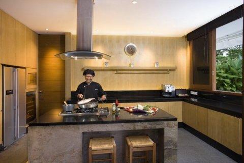 5 bedrooms Villa in Seminyak, Badung, Indonesia No. 698 9