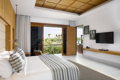 5 bedrooms Villa in Seminyak, Badung, Indonesia No. 698 6