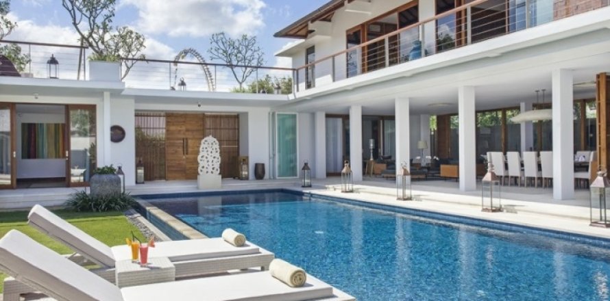 5 bedrooms Villa in Seminyak, Badung, Indonesia No. 698