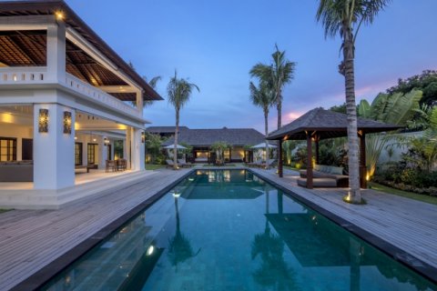 Вилла с 5 спальнями в Seminyak, Бадунг, Индонезия № 694 3