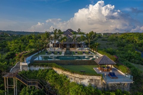 6 bedrooms Villa in South Kuta, Badung, Indonesia No. 590 13