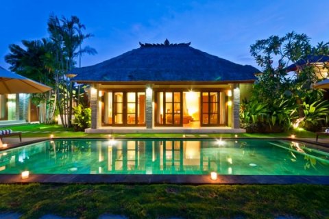 3 bedrooms Villa in Seminyak, Badung, Indonesia No. 1157 5