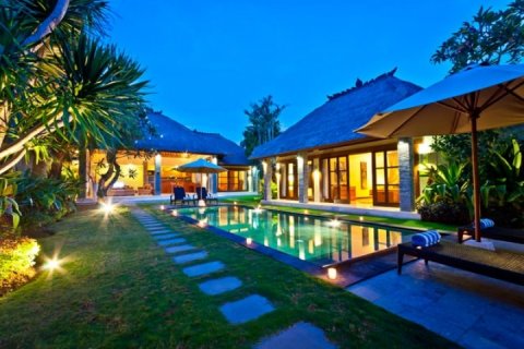 3 bedrooms Villa in Seminyak, Badung, Indonesia No. 1157 3