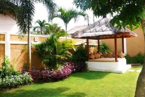3 bedrooms Villa in Seminyak, Badung, Indonesia No. 1160 6