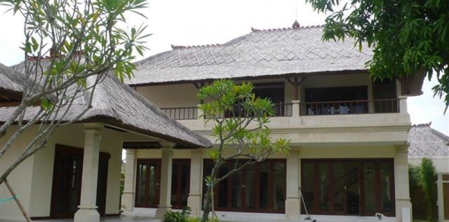 3 bedrooms Villa in Seminyak, Badung, Indonesia No. 1160