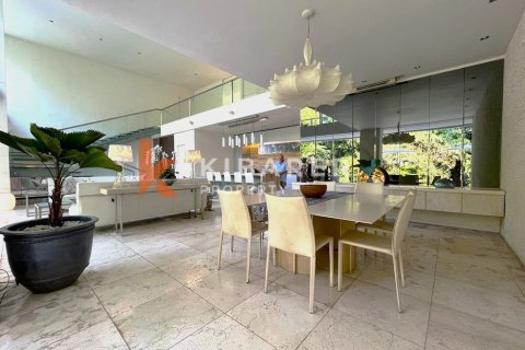 4 bedrooms Villa in Kerobokan, Badung, Indonesia No. 12239 10