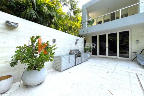 4 bedrooms Villa in Kerobokan, Badung, Indonesia No. 12239 3