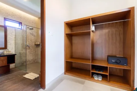 5 bedrooms Villa in Canggu, Badung, Indonesia No. 10527 15