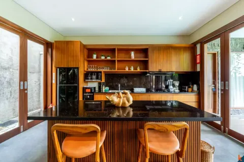 5 bedrooms Villa in Canggu, Badung, Indonesia No. 10527 8