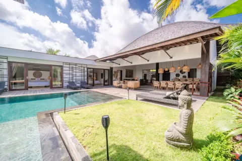 4 bedrooms Villa in Ubud, Gianyar, Indonesia No. 10523 2