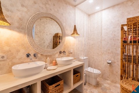 2 bedrooms Villa in Seminyak, Badung, Indonesia No. 11132 24