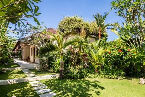 2 bedrooms Villa in Seminyak, Badung, Indonesia No. 1642 10