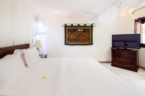 2 bedrooms Villa in Seminyak, Badung, Indonesia No. 1642 14
