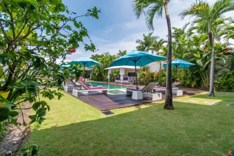 4 bedrooms Villa in Kerobokan, Badung, Indonesia No. 10320 13