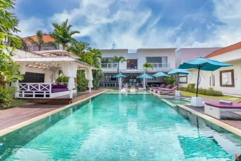 4 bedrooms Villa in Kerobokan, Badung, Indonesia No. 10320 8
