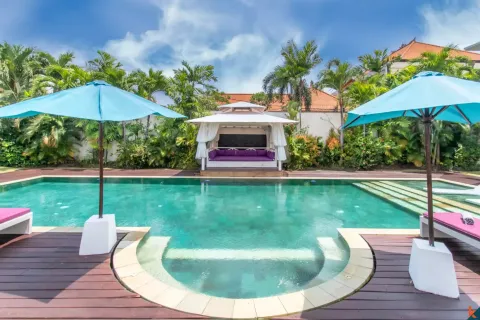 4 bedrooms Villa in Kerobokan, Badung, Indonesia No. 10320 9