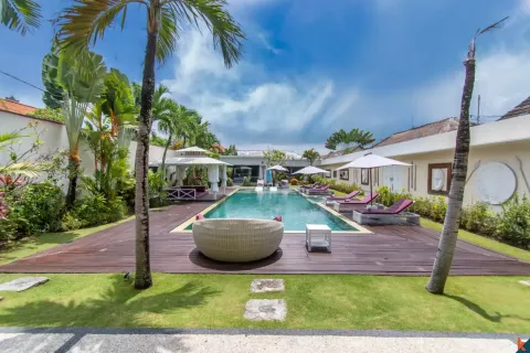 8 bedrooms Villa in Kerobokan, Badung, Indonesia No. 10319