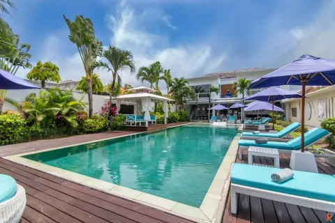 8 bedrooms Villa in Kerobokan, Badung, Indonesia No. 10319 2