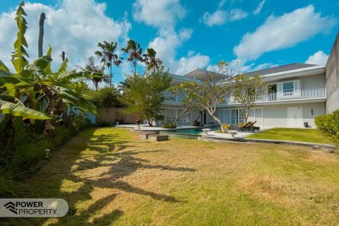 Вилла с 4 спальнями в Canggu, Бадунг, Индонезия № 7641 6