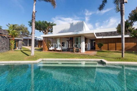 6 bedrooms Villa in Canggu, Badung, Indonesia No. 290 4