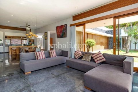 6 bedrooms Villa in Canggu, Badung, Indonesia No. 290 14