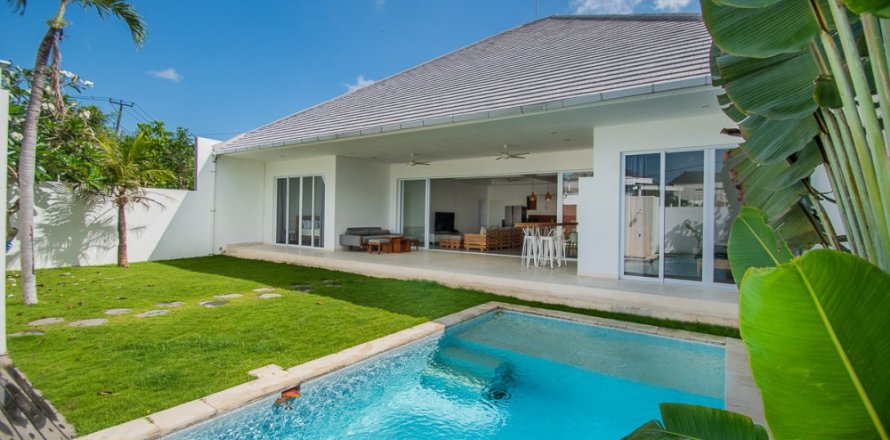 5 bedrooms Villa in Kerobokan, Badung, Indonesia No. 11176