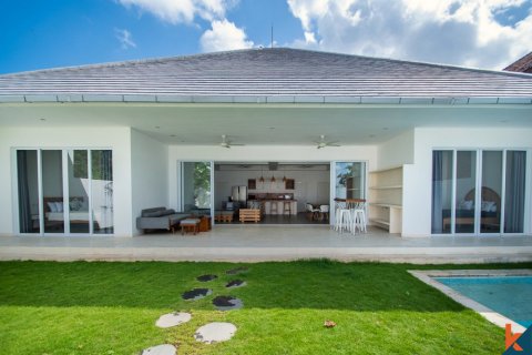 5 bedrooms Villa in Kerobokan, Badung, Indonesia No. 11176 3
