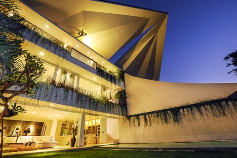 4 bedrooms Villa in Badung, Indonesia No. 11175