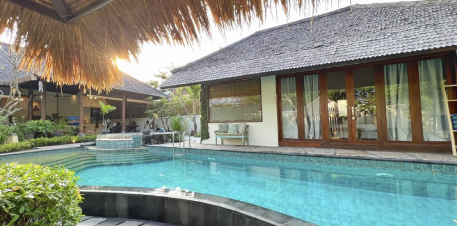 5 bedrooms Villa in Seminyak, Badung, Indonesia No. 10706