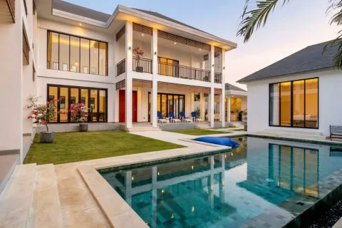 6 bedrooms Villa in Badung, Indonesia No. 10281