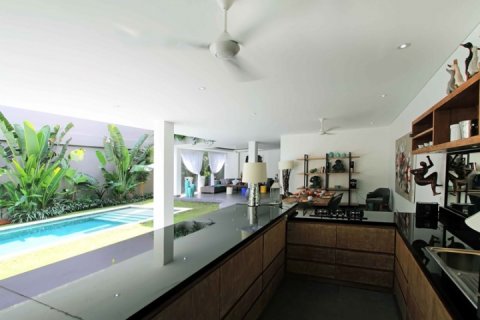 Вилла с 3 спальнями в Seminyak, Бадунг, Индонезия № 1202 5