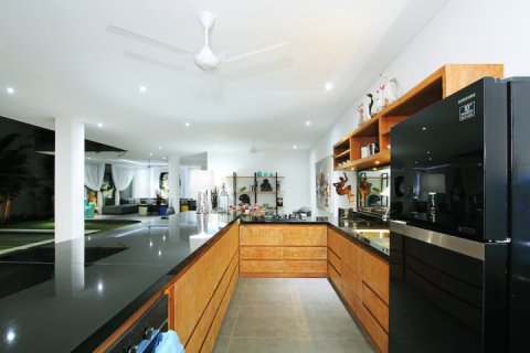 Вилла с 3 спальнями в Seminyak, Бадунг, Индонезия № 1202 30